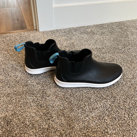 Adult Rubber Ankle Boots Native Shoes Sz M6 W8 Black Keep It Light - Picture 6 of 10